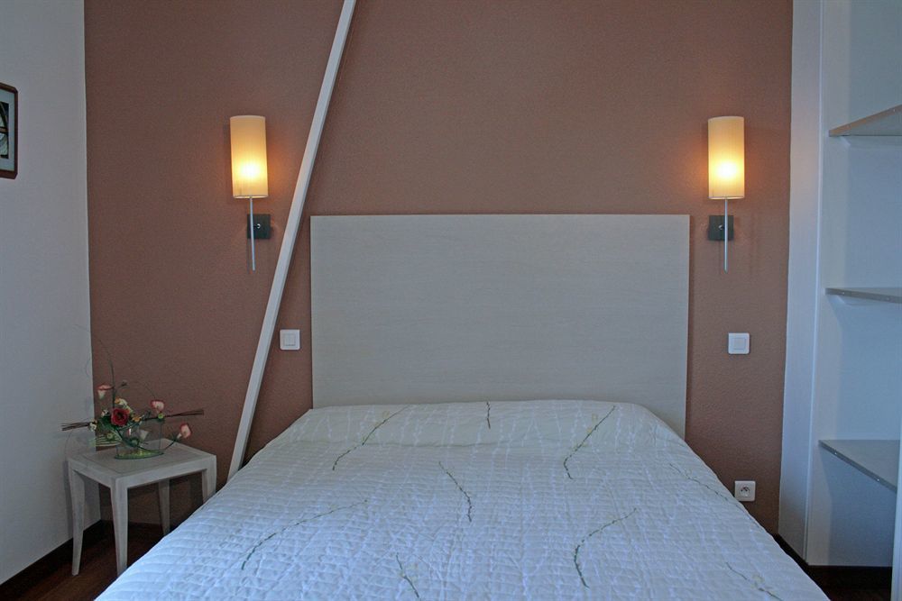 Hotel De Perros, The Originals Boutique Екстериор снимка